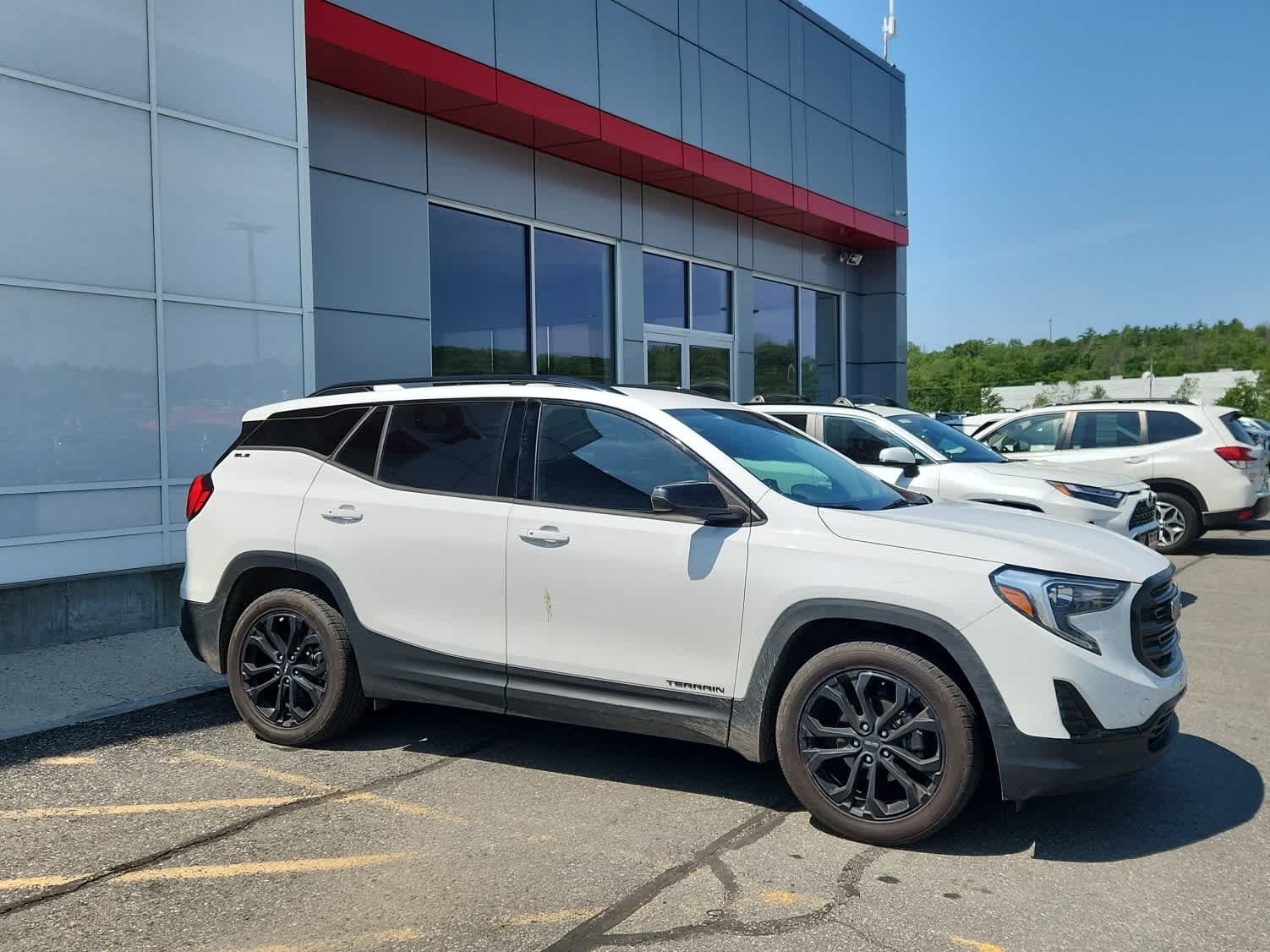 Used 2021 Summit White GMC SLE image 5