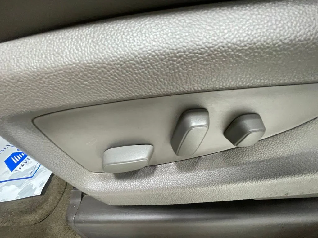 Used 2015 Gray GMC Denali image 23