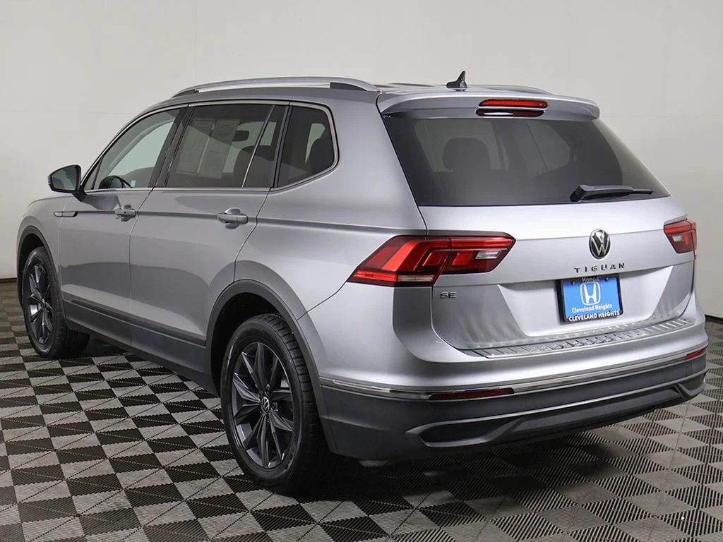 Used 2023 Silver Metallic Volkswagen 2.0T SE image 9