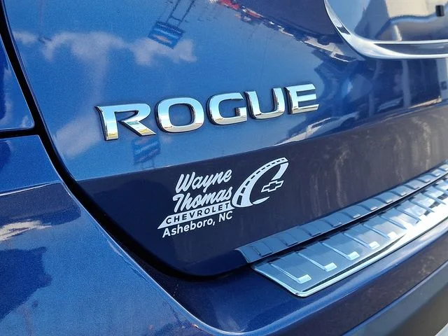 Used 2018 Blue Nissan SV image 32