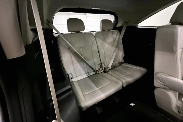 Used 2023 Everlasting Silver Kia SX image 31