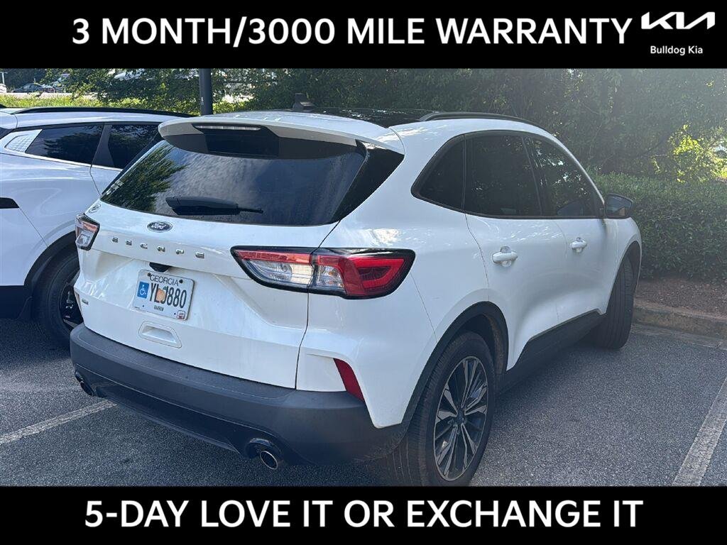 Used 2022 Star White Metallic Tri-Coat Ford SE image 4