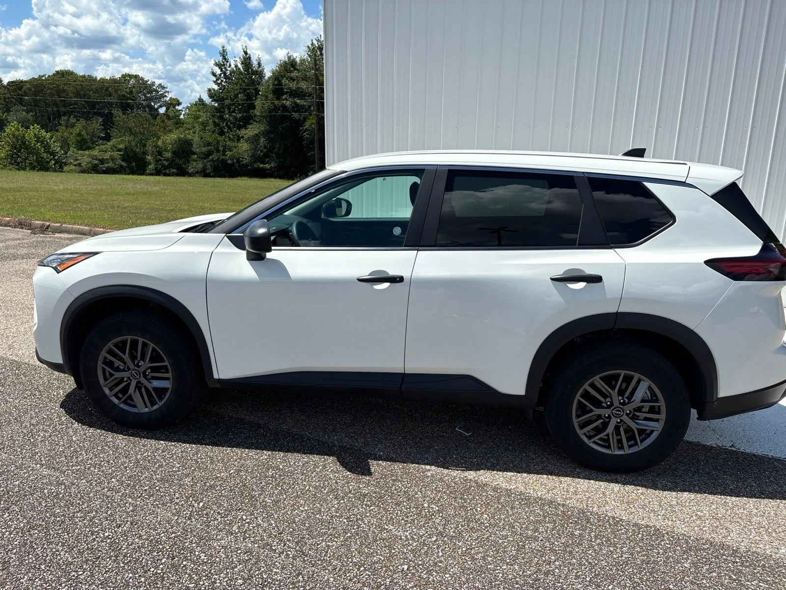 Used 2025 White Nissan S image 15