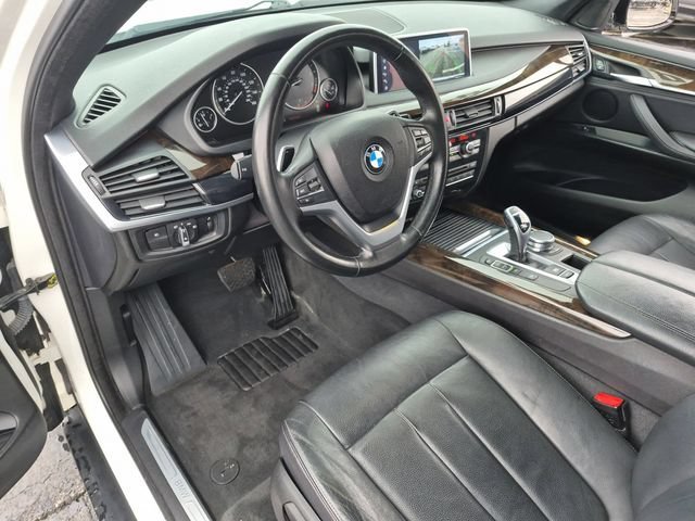 Used 2019 Black BMW M550i xDrive image 9