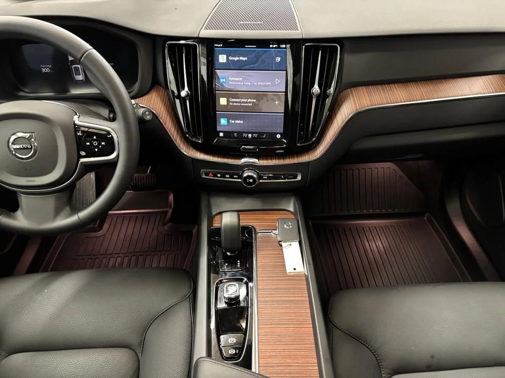 2024 Volvo XC60 Plus - Photo 17