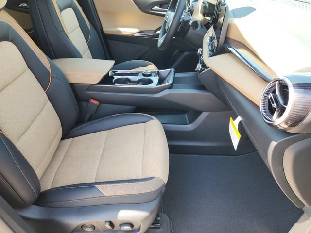 New 2027 Mosaic Black Metallic Chevrolet ACTIV image 15
