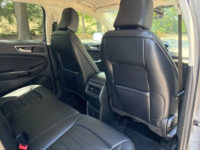 Used 2022 Gray Ford SEL image 19