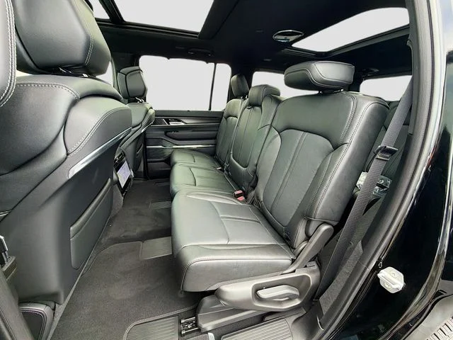 New 2026 High Gloss Black Exterior Paint Jeep Summit Obsidian image 25