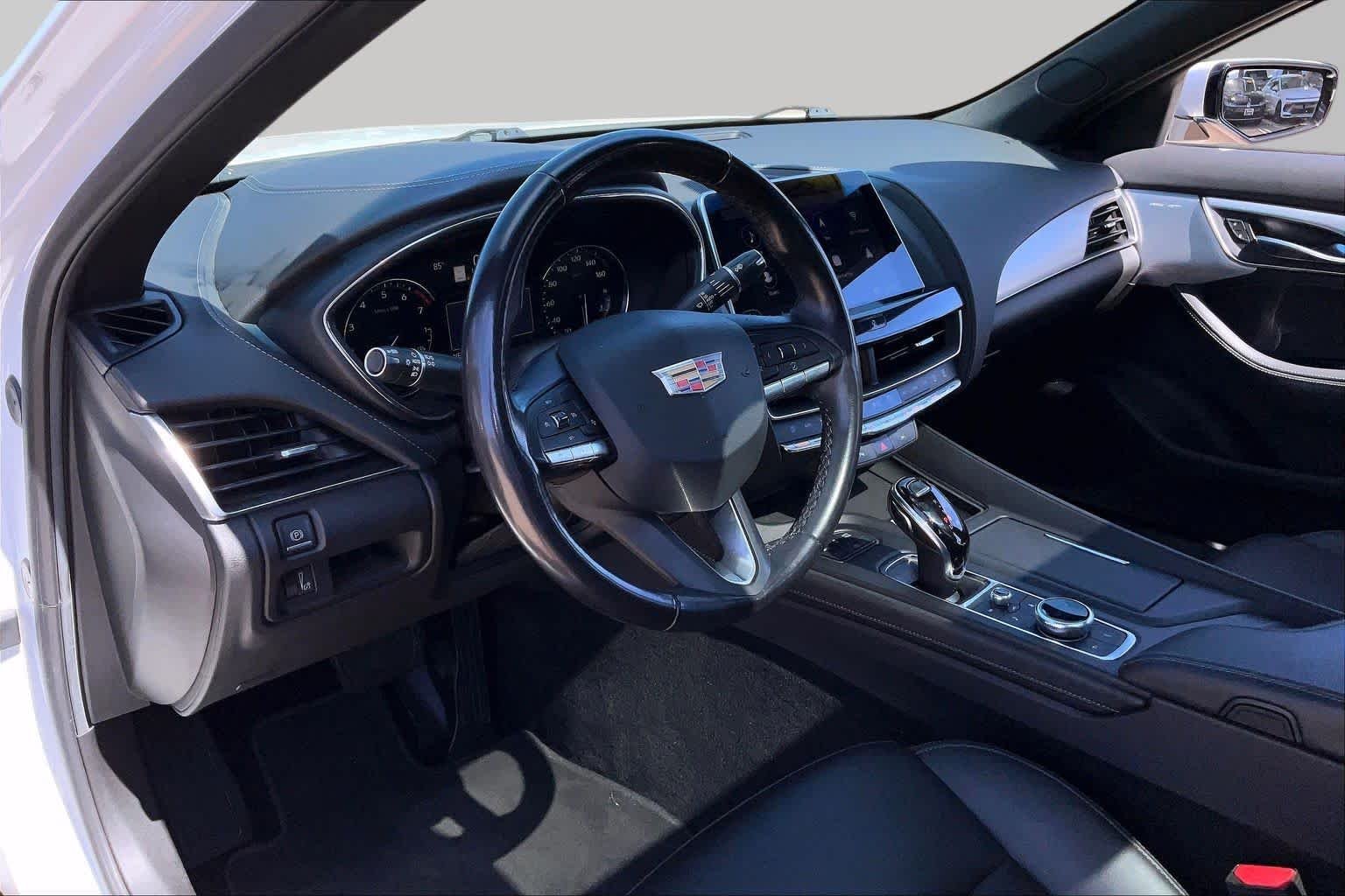 Used 2022 Crystal White Tricoat Cadillac Luxury image 16