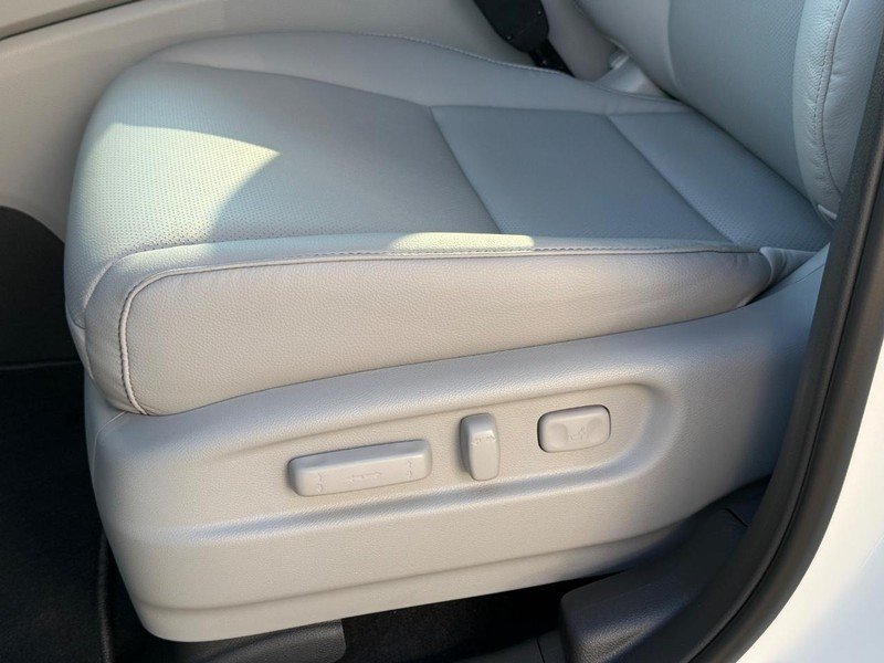 New 2026 Platinum White Pearl Honda RTL image 20