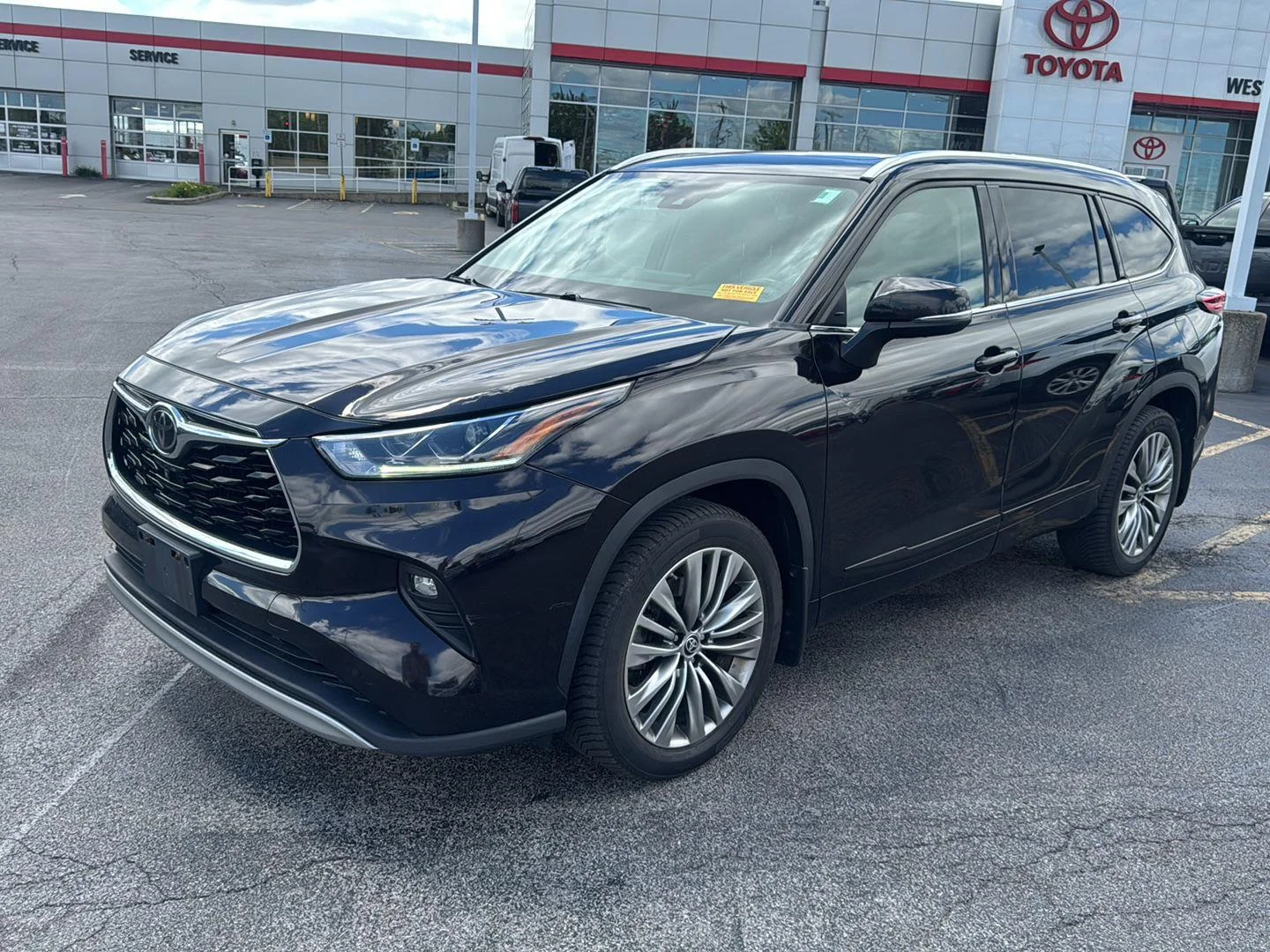 Used 2021 Opulent Amber Toyota Platinum image 3