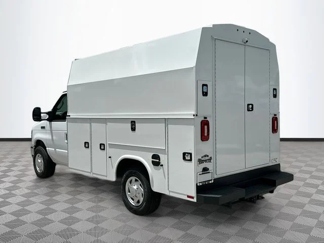 New 2026 Oxford White Ford Base image 4