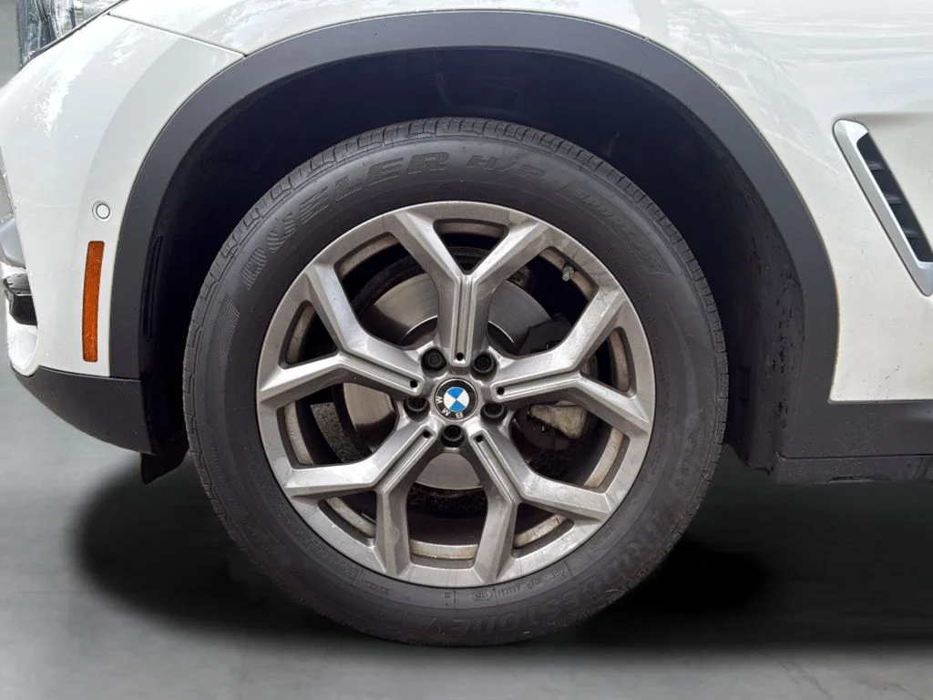Used 2021 White BMW xDrive30i image 22
