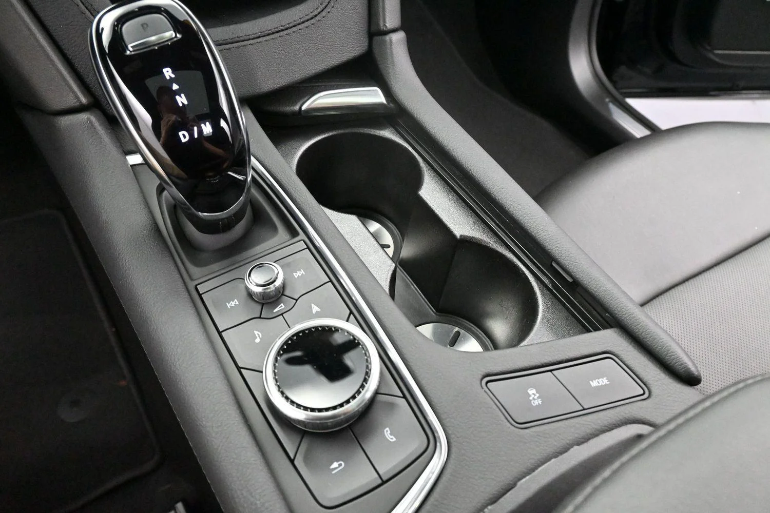 Used 2025 Stellar Black Metallic Cadillac Premium Luxury image 23