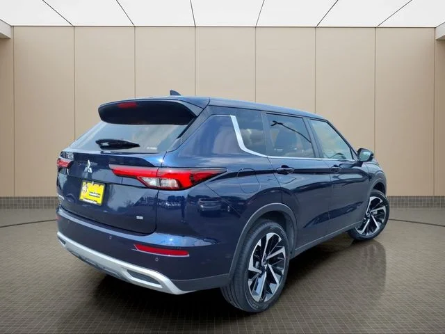 Used 2024 Blue Mitsubishi SE image 6