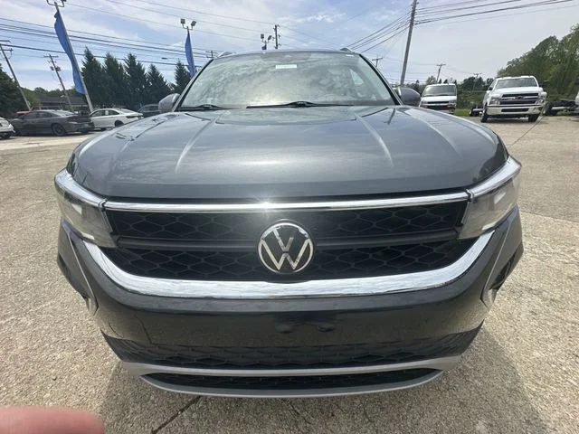 Used 2023 Gray Volkswagen 1.5T SE image 34