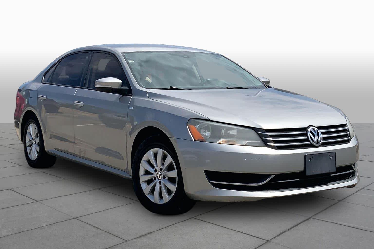 Pre-Owned 2014 Volkswagen Passat S