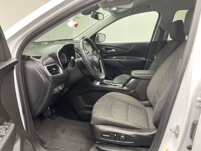 Used 2018 Summit White Chevrolet LT image 3