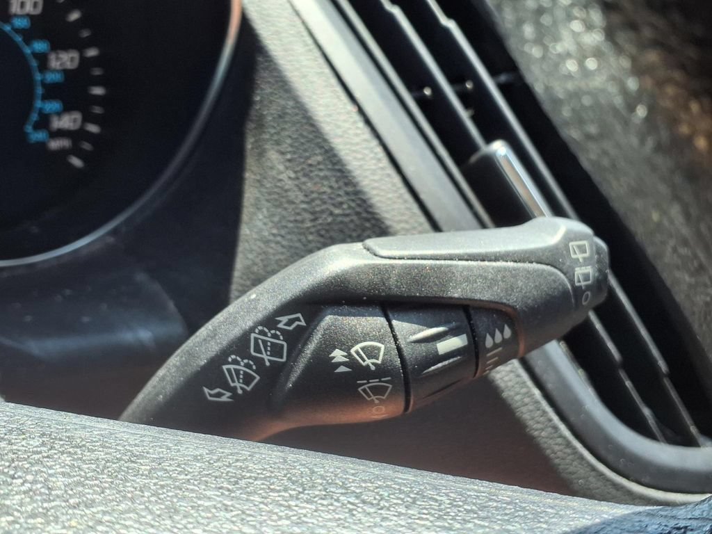 Used 2014 Orange Ford SE image 15