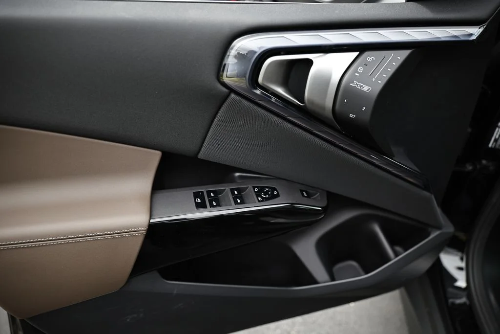 New 2026 Black Sapphire Metallic BMW 30 xDrive image 14