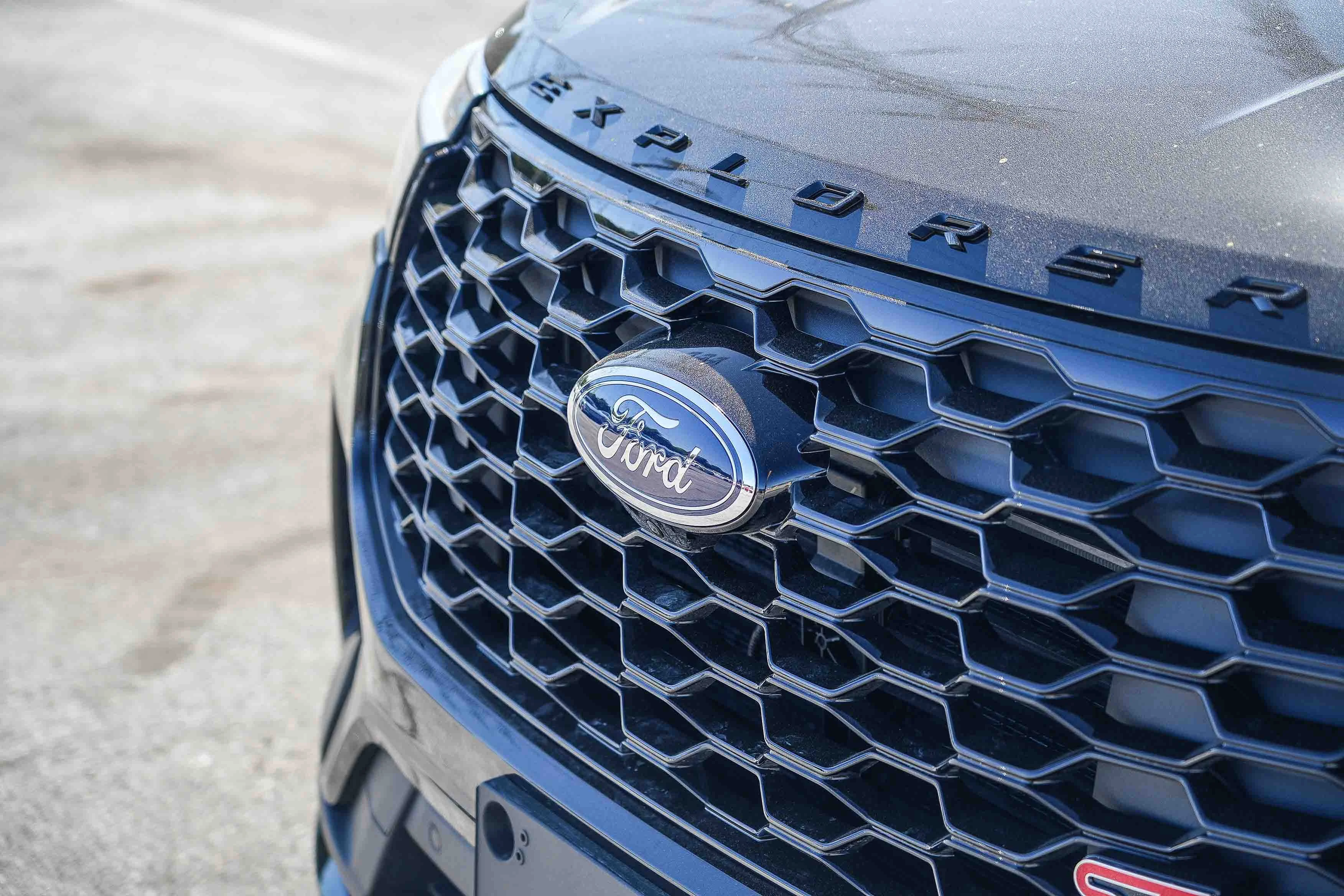 New 2026 Agate Black Metallic Ford ST image 3