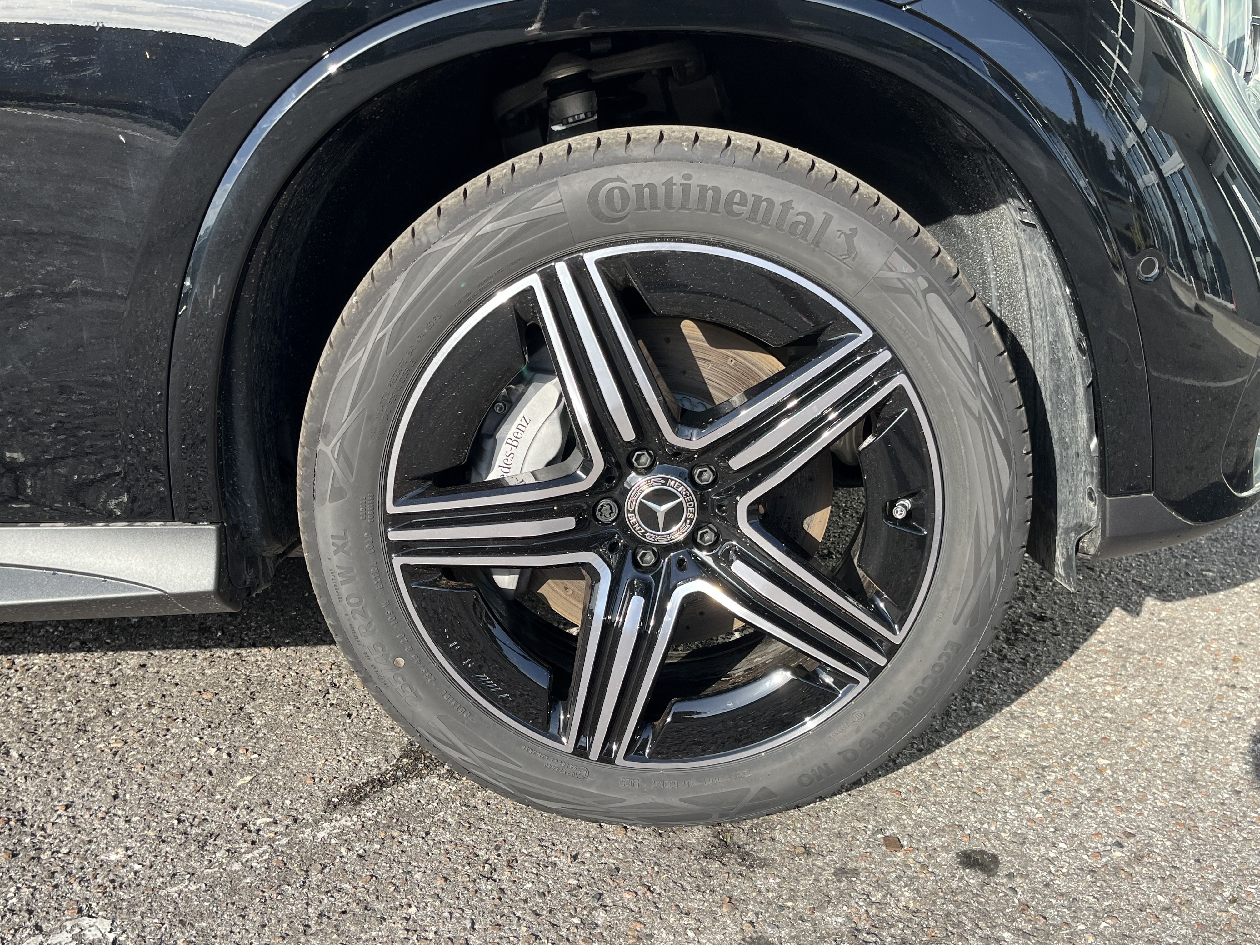 New 2026 Black Mercedes-Benz GLC 300 image 11