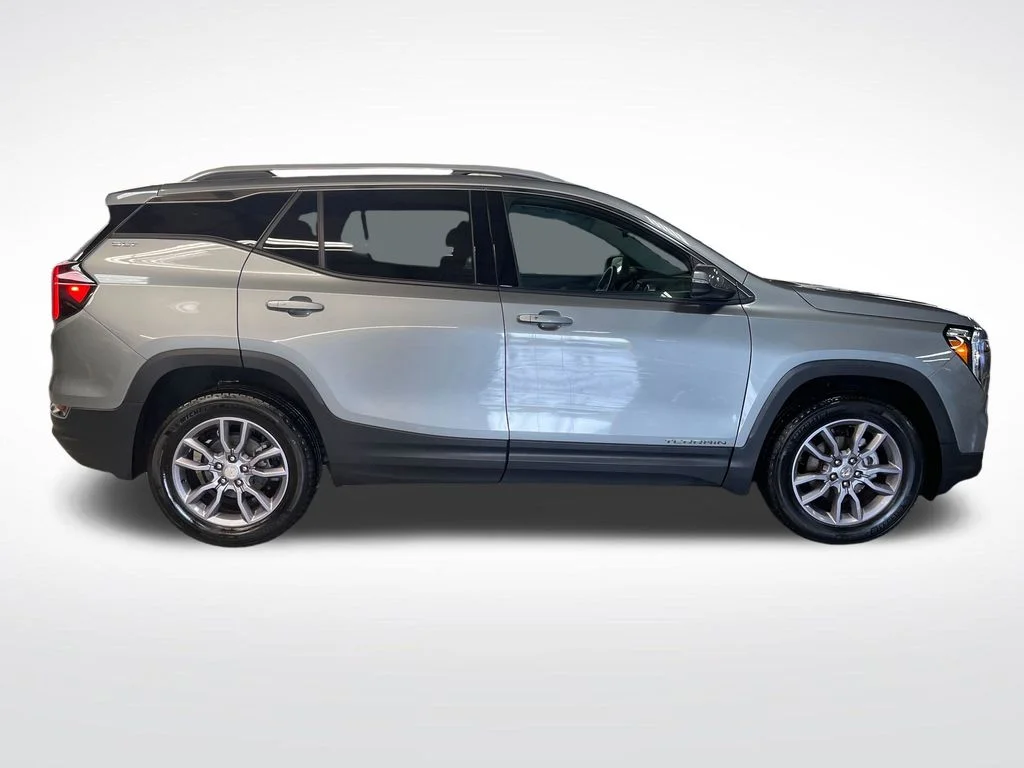 Used 2023 Silver GMC SLT image 7