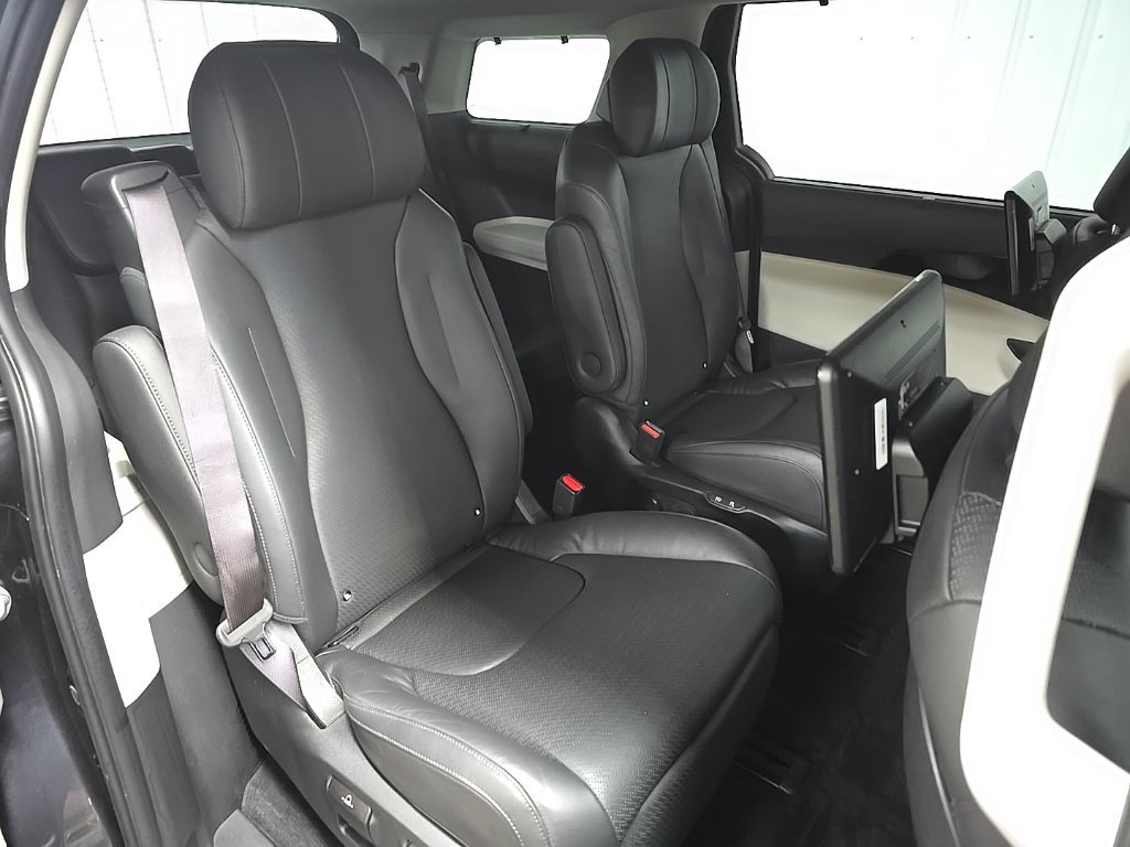 Used 2022 Gray Kia SX Prestige image 17
