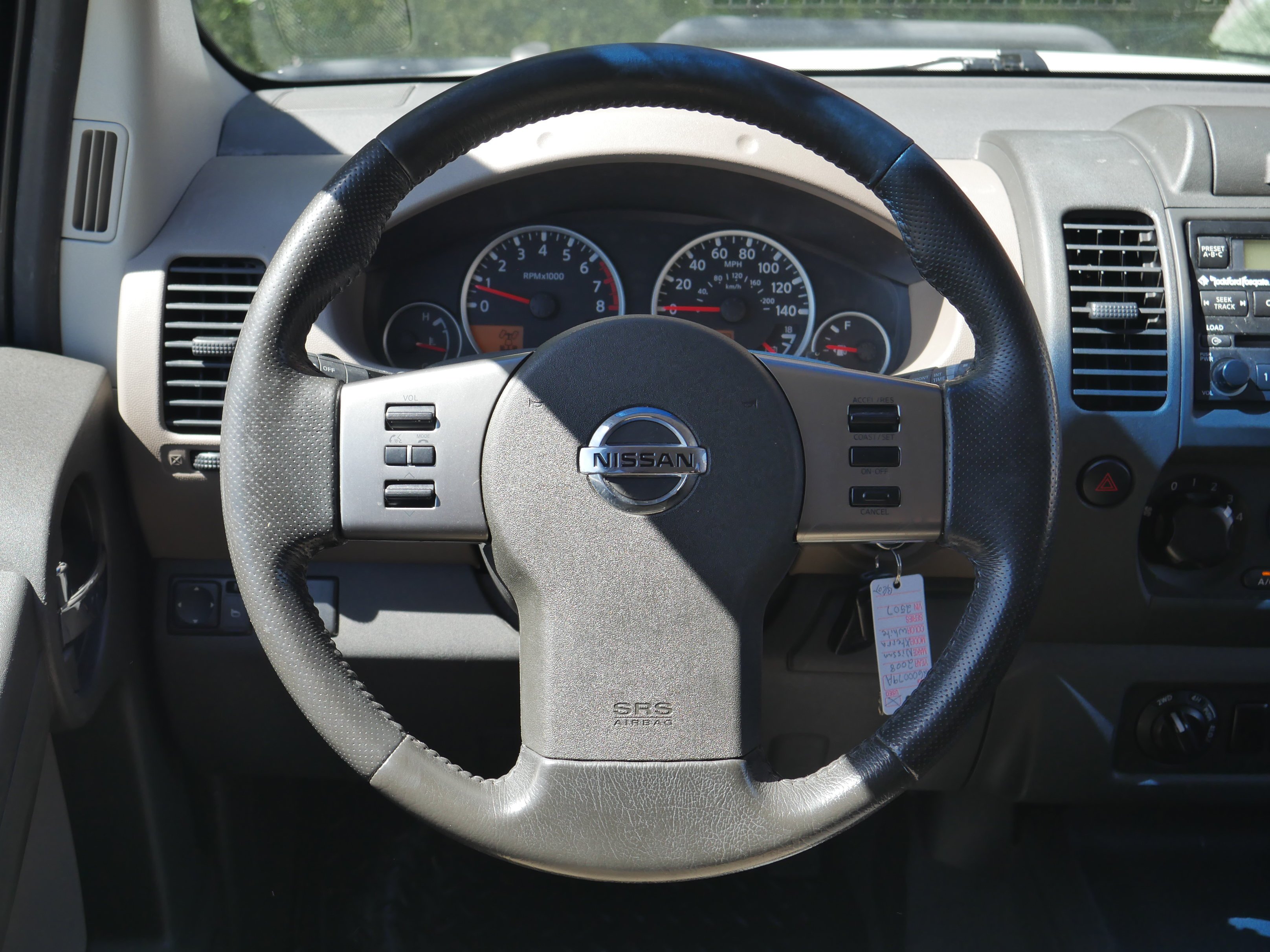 Used 2008 Avalanche Nissan SE image 6