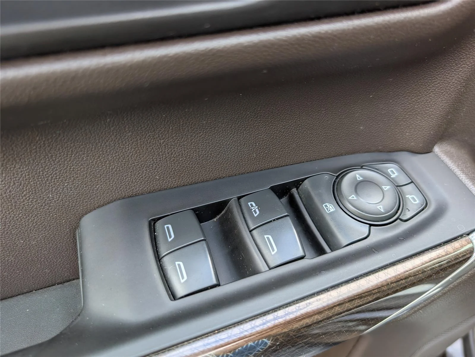 Used 2019 HAVANA BROWN METALLIC Chevrolet RST image 13