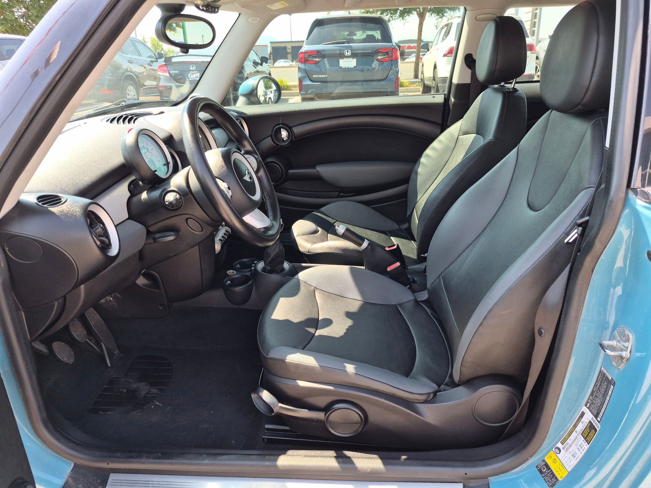 Used 2009 Oxygen Blue MINI Base image 12