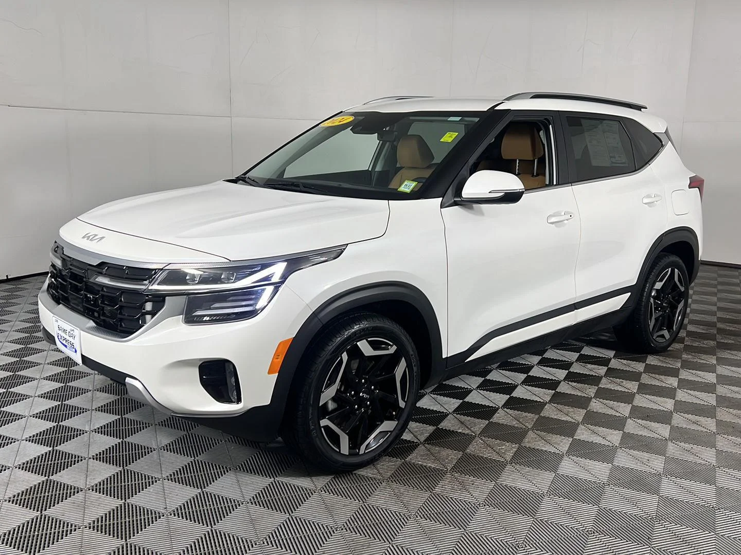 Used 2024  Kia SX image 23