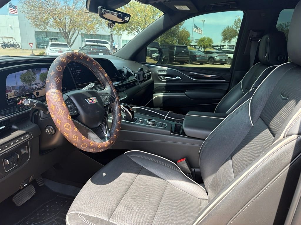 Used 2022 Black Cadillac Sport image 7