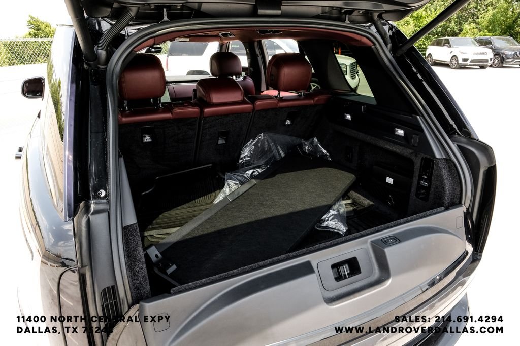 Used 2023 Santorini Black Metallic Land Rover SE image 57