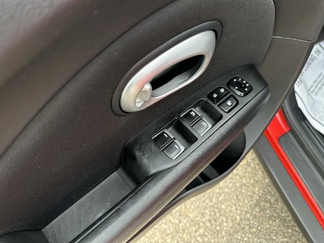 Used 2018 Red Kia Plus image 17