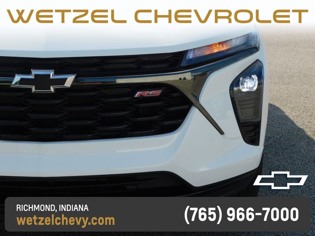 Used 2024 White Chevrolet 1RS image 9