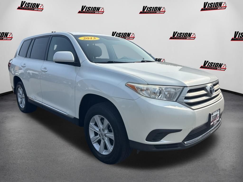Used 2013 White Toyota Base image 3