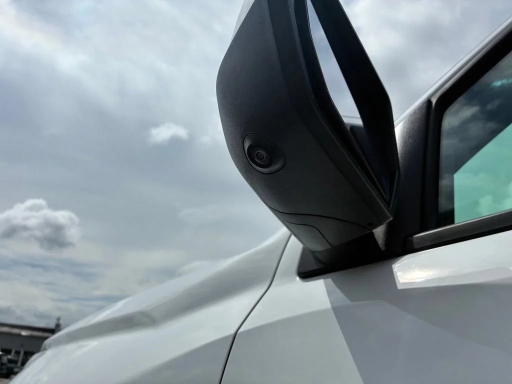 Used 2024 Summit White GMC Elevation image 16