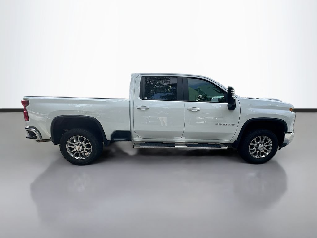Used 2025 White Chevrolet LT image 4