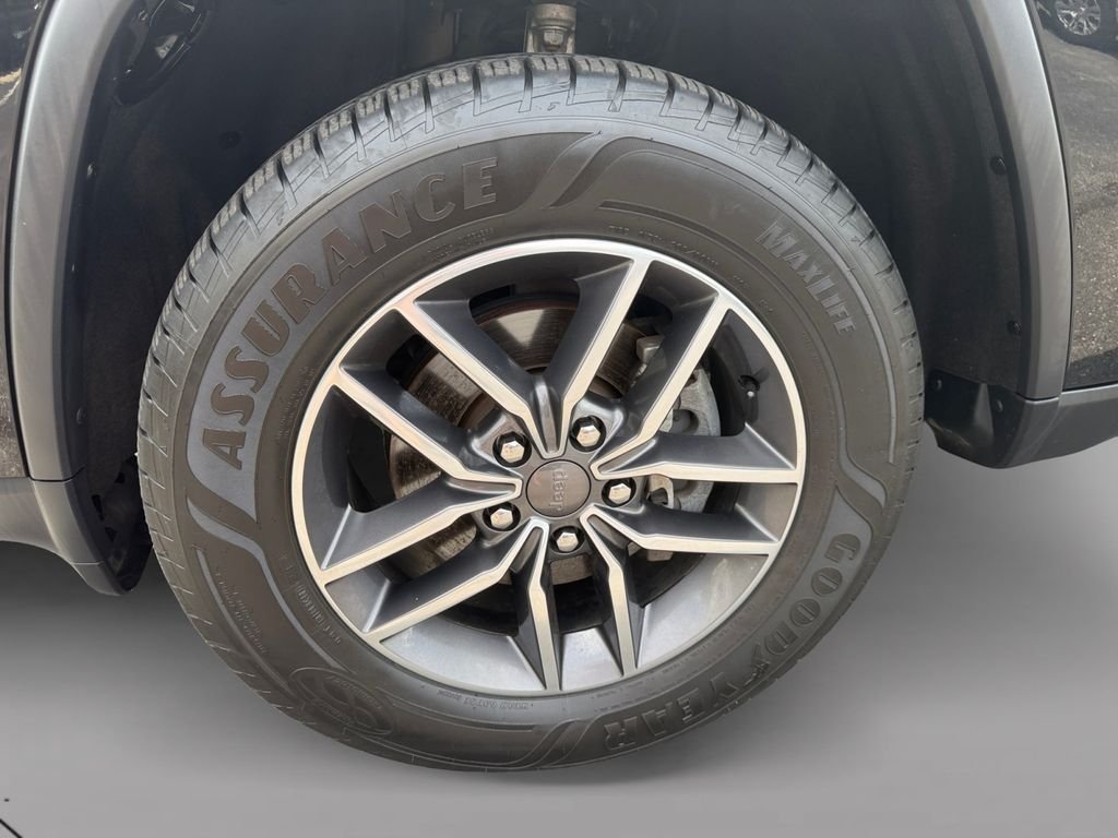Used 2019 Black Jeep Limited image 9