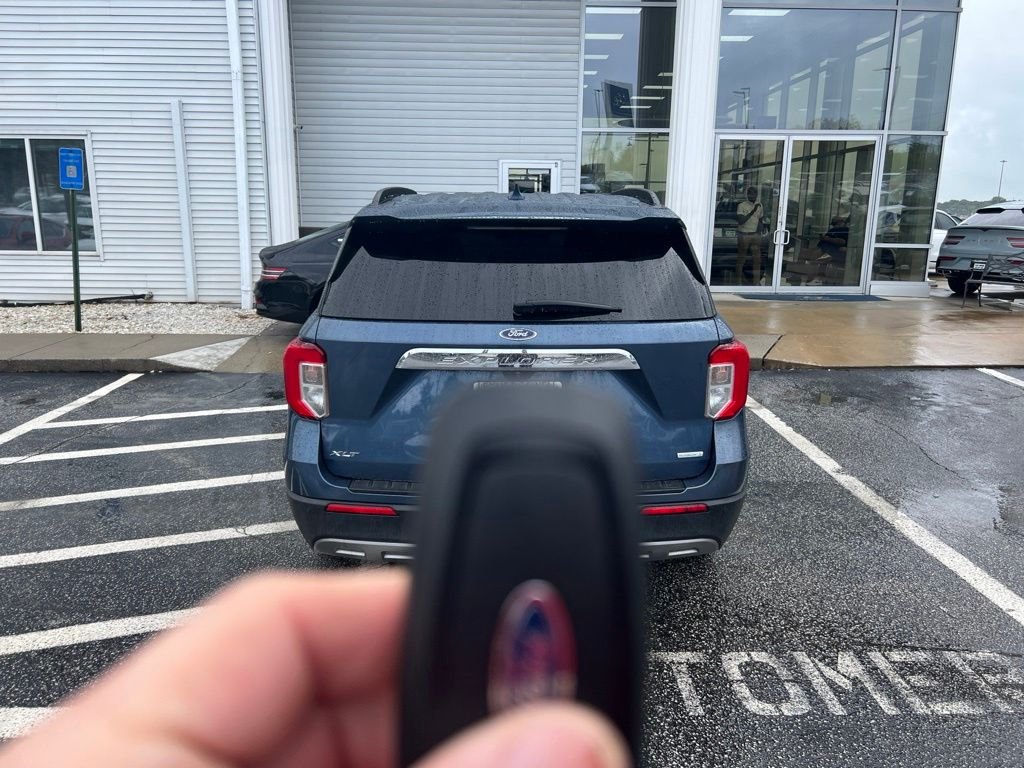 Used 2020 Blue Ford XLT image 4