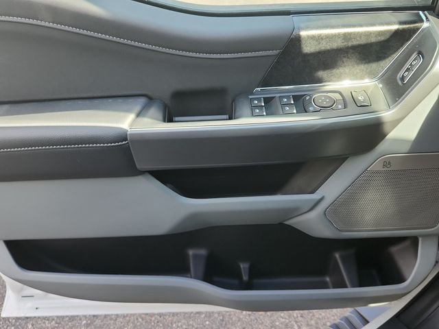 New 2026 Oxford White Ford F-350® XLT image 7