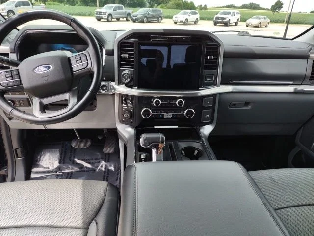 Certified Used 2021 Blue Metallic Ford Lariat image 15