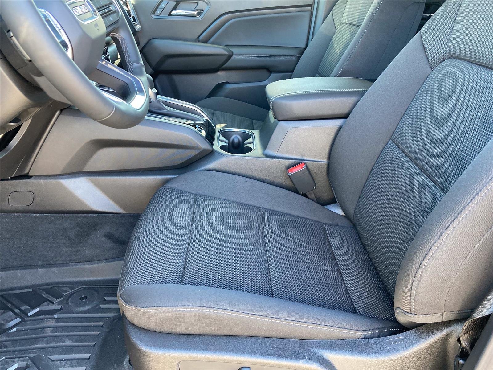 New 2026 Onyx Black GMC Elevation image 25