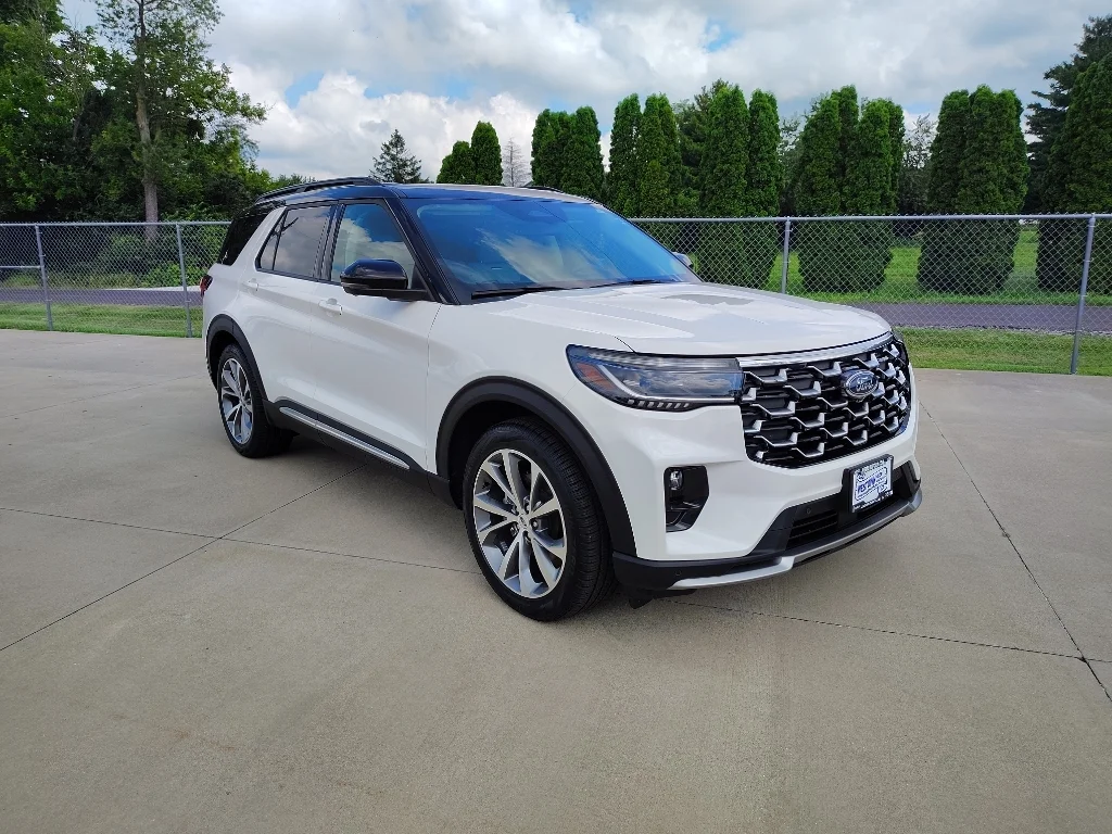 Used 2025 Star White Ford Platinum image 27