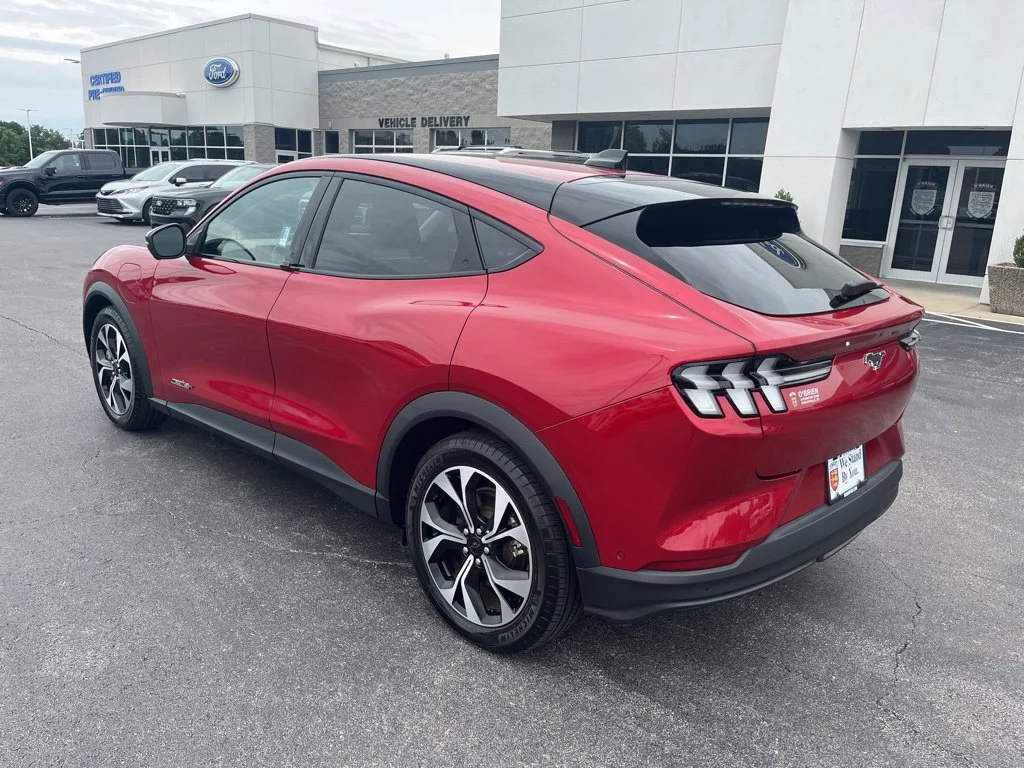 Used 2024 Rapid Red Metallic Tinted Clearcoat Ford Select image 3