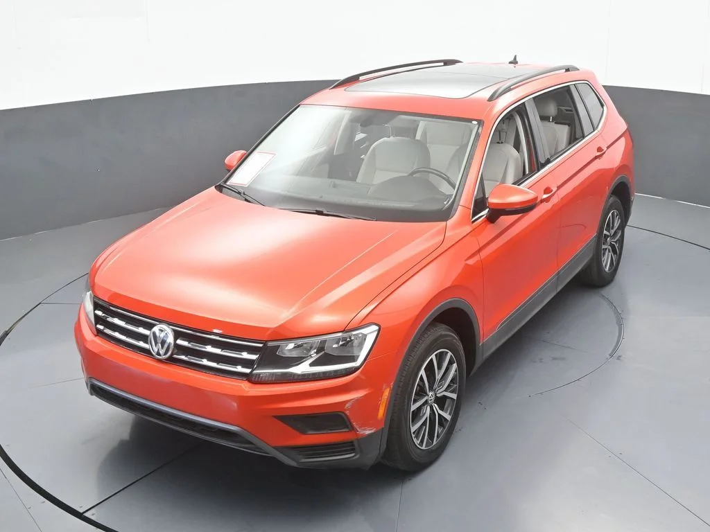 Used 2019 Orange Metallic Volkswagen 2.0T SE image 43