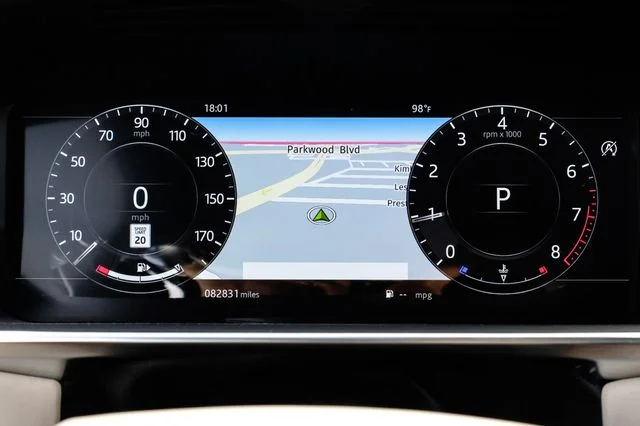 Used 2019 White Land Rover 5.0L V8 Supercharged image 25