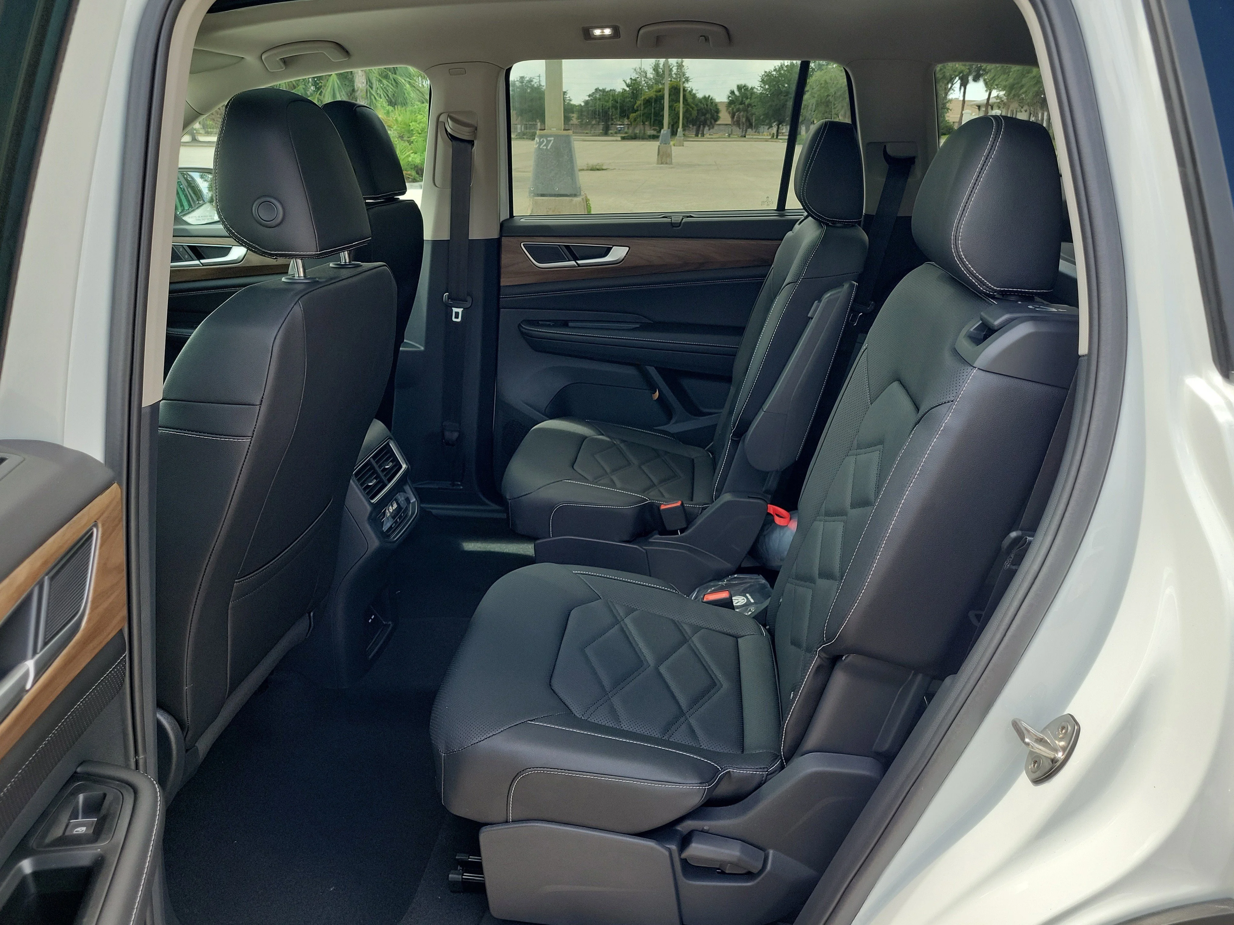New 2026 White Volkswagen SE w/Technology image 11