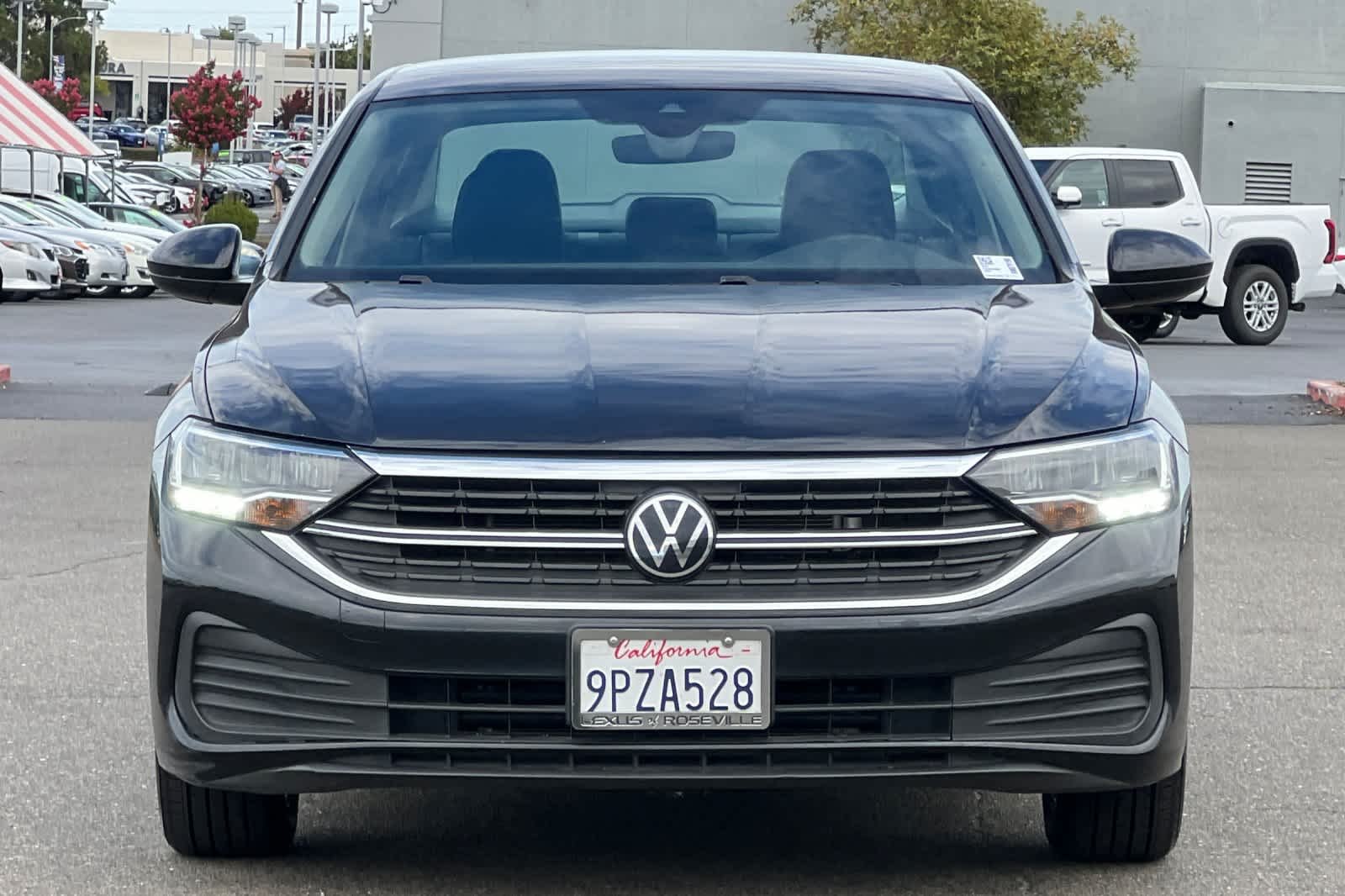 Used 2024 Deep Black Pearl Volkswagen SE image 10